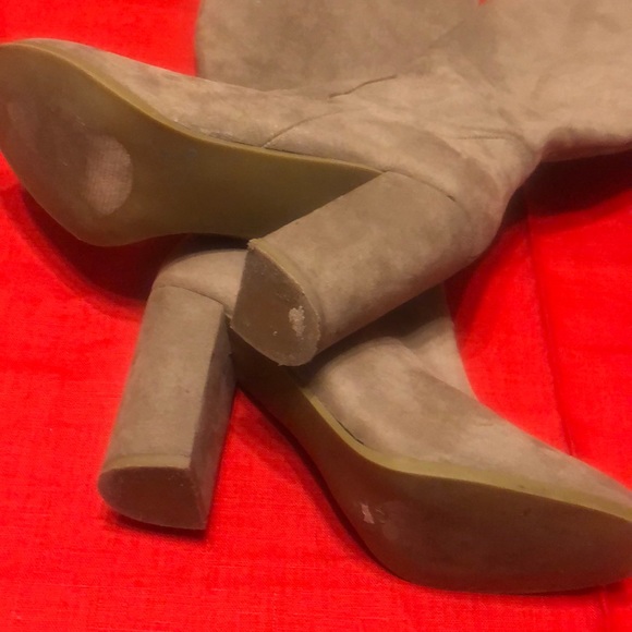 Knee length Boots. Gently worn. 4” heel. - Picture 3 of 5